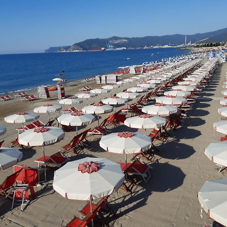 La Casa Del Mare Apartment Savona Luaran gambar