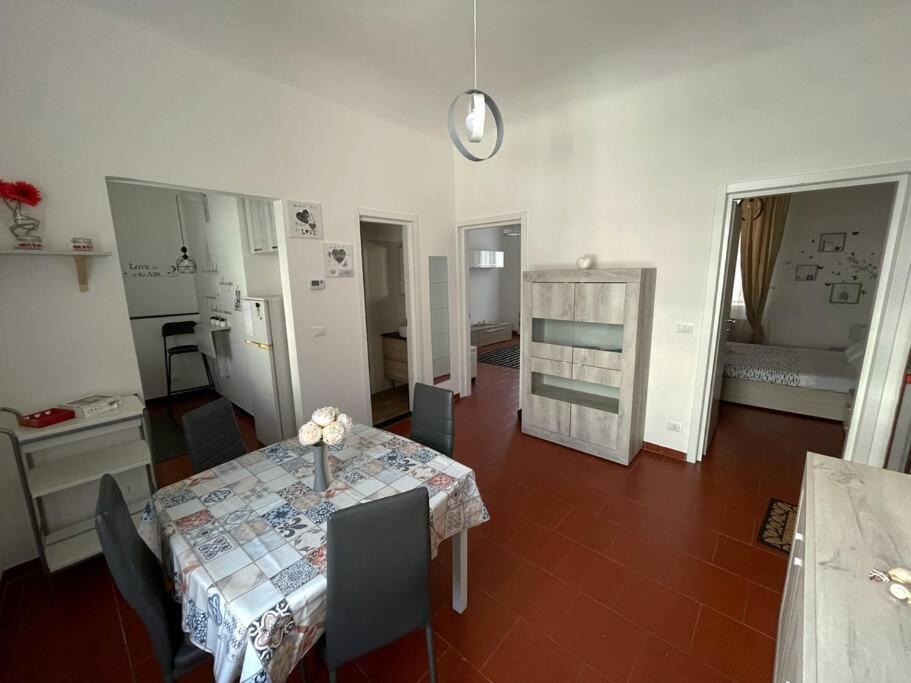 La Casa Del Mare Apartment Savona Luaran gambar