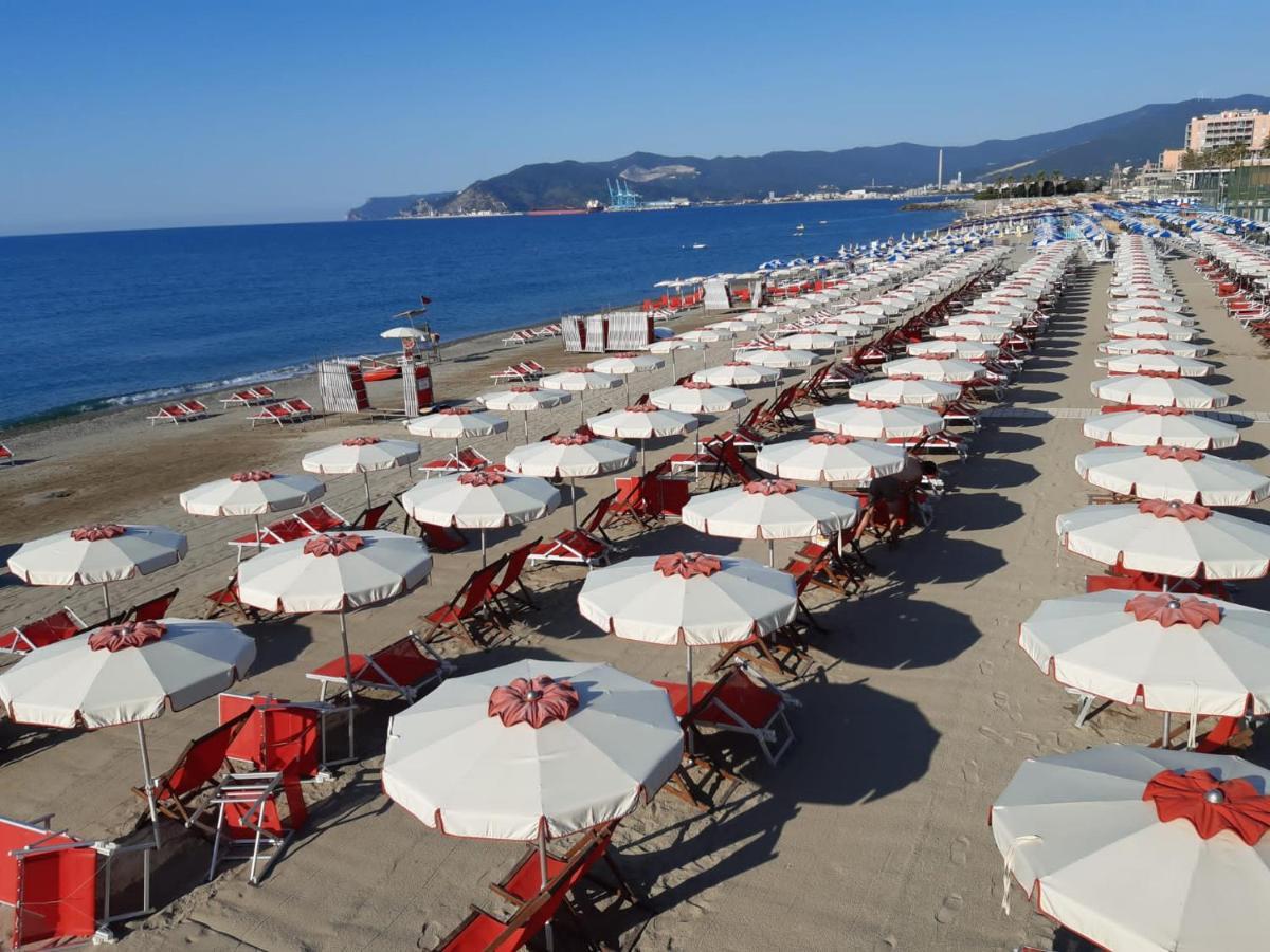 La Casa Del Mare Apartment Savona Luaran gambar